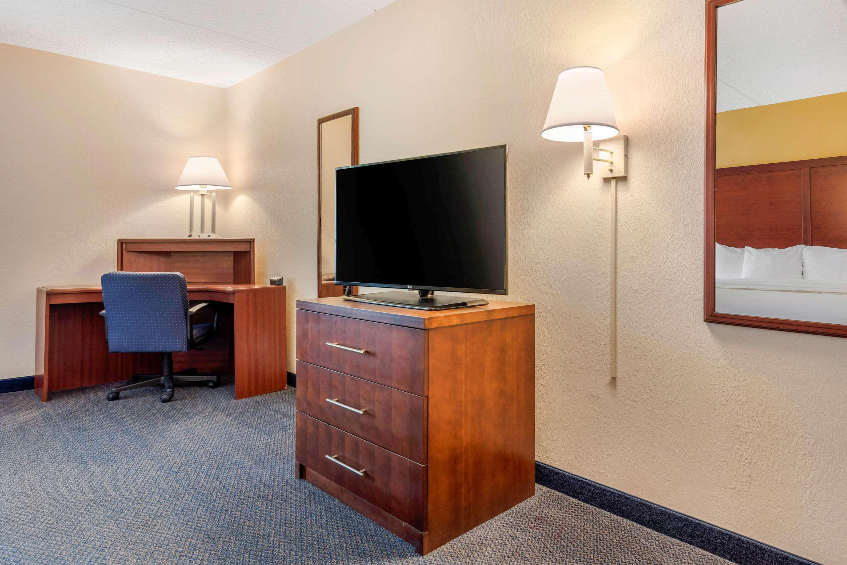 Quality Inn & Suites Zanesville Exterior foto
