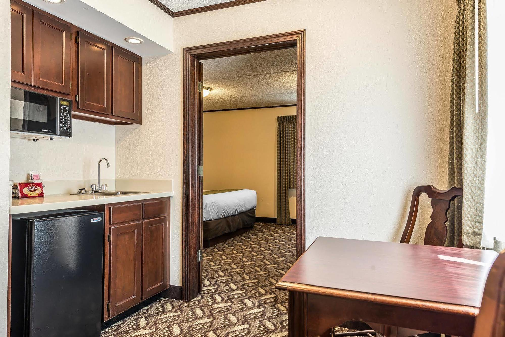Quality Inn & Suites Zanesville Exterior foto